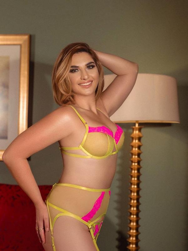 Naomi Desire Awaits You for Unforgettable Moments Together