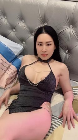 Experience Passion and Adventure at Isla Crimson